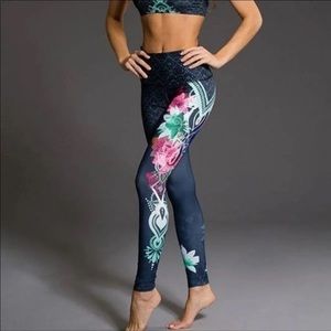 Onzie M/L leggings- discount bundle